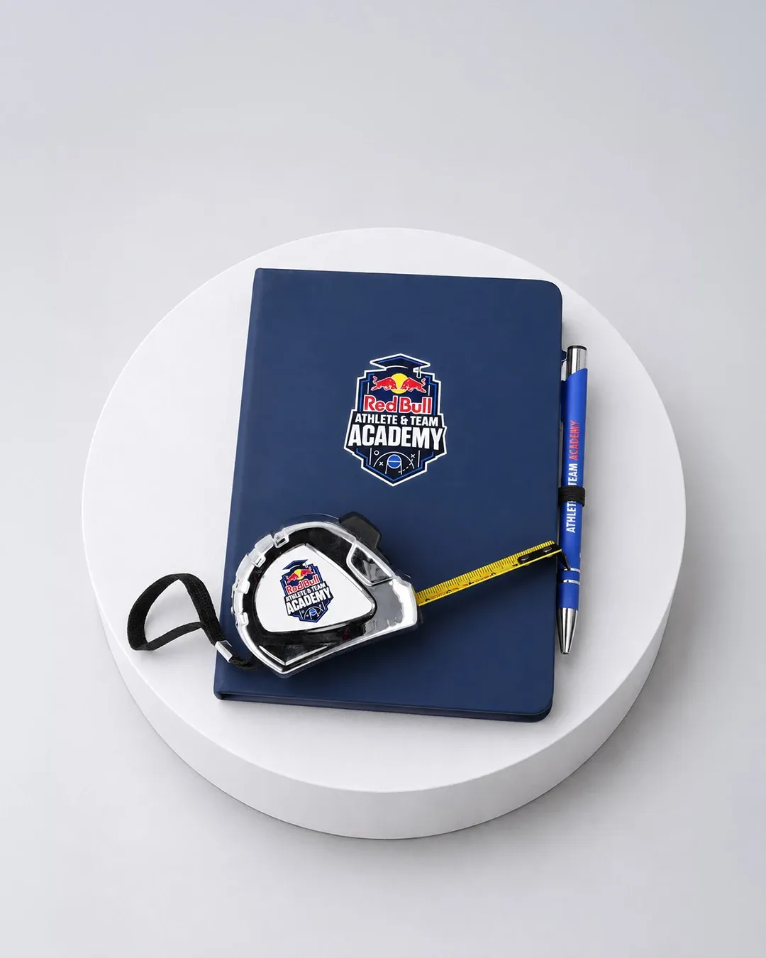 Notizbuch, Stift & Maßband – Office · Red Bull Athlete & Team Academy